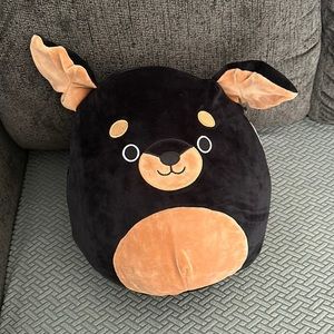 Squishmallow Mateo The Rott Weiller